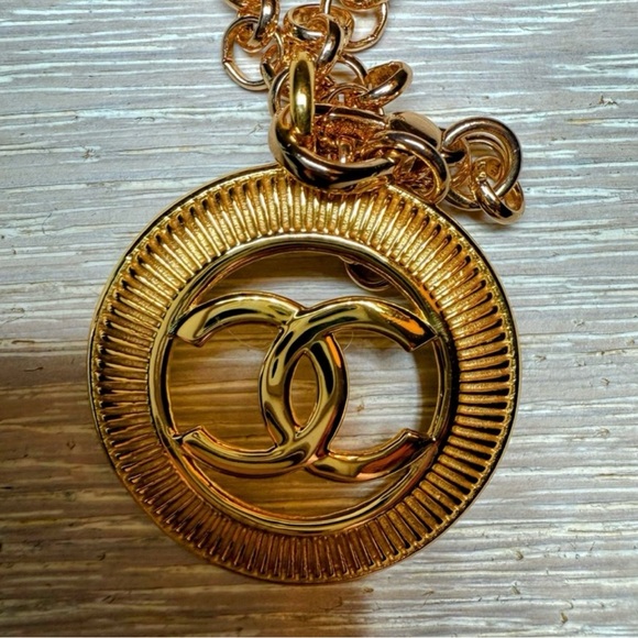 CHANEL Jewelry - CHANEL Gold Circular Pendant Necklace